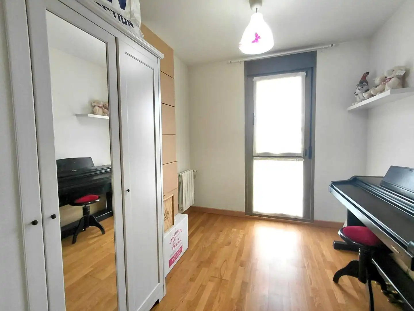 Habitación de Planta baja en venta en El Astillero   con Calefacción, Trastero y Amueblado