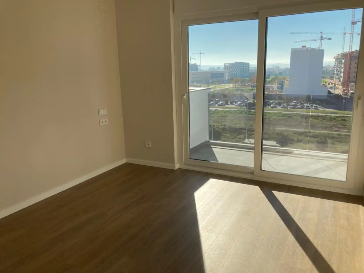 Flat for rent in Poniente-Norte - Miralbaida - Parque Azahara