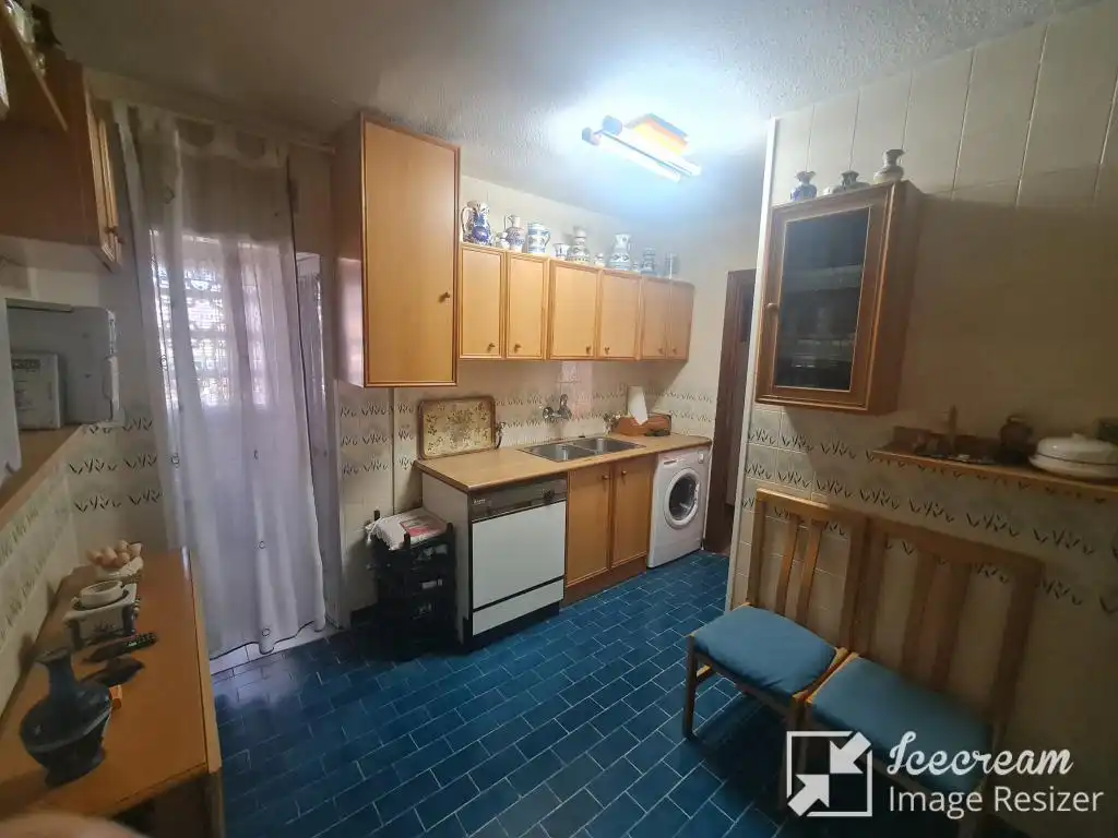 Cuina de Pis en venda en Fuenlabrada amb Calefacció, Parquet i Terrassa