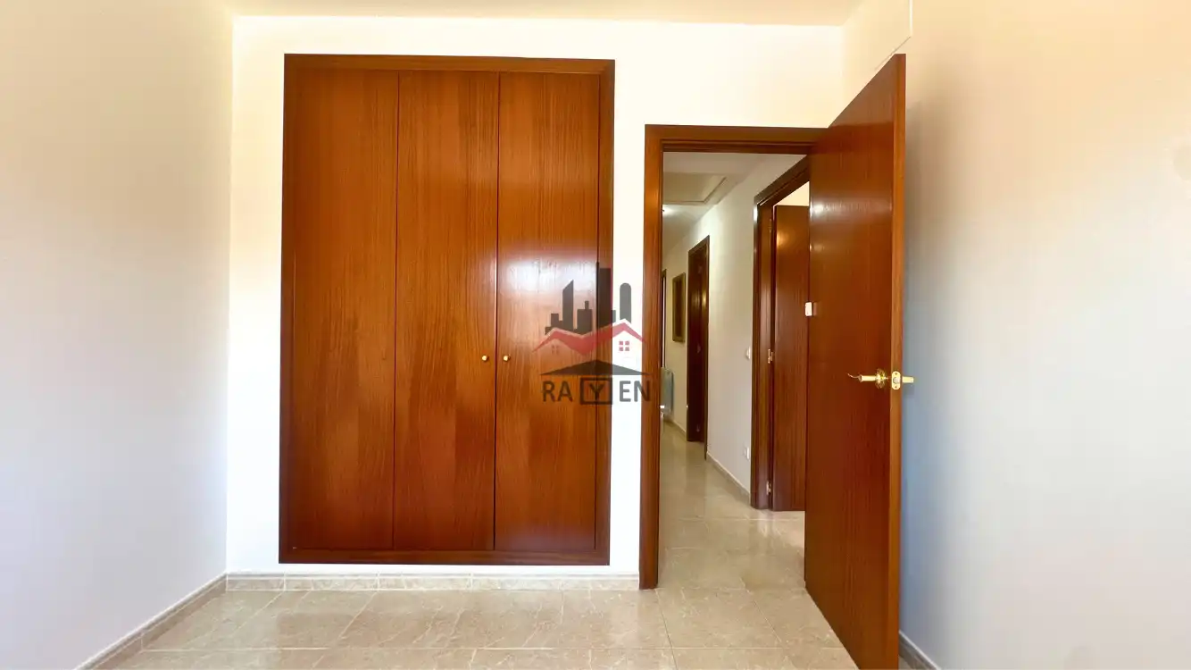 Casa adosada en venta en Figueres con Calefacción