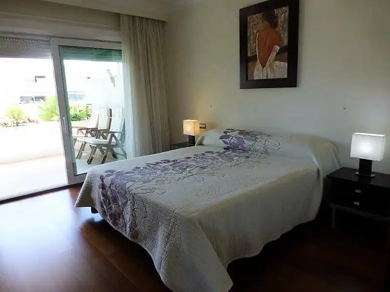 Habitación de Apartamento de alquiler en Marbella con Aire acondicionado, Terraza y Amueblado