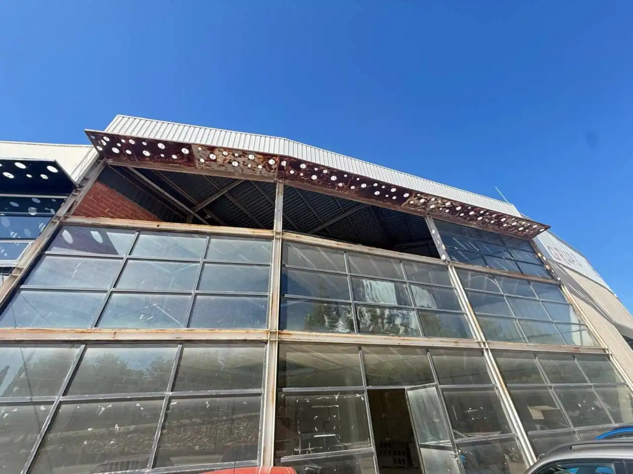 Industrial building for sale in Calle Holanda, imagen 2