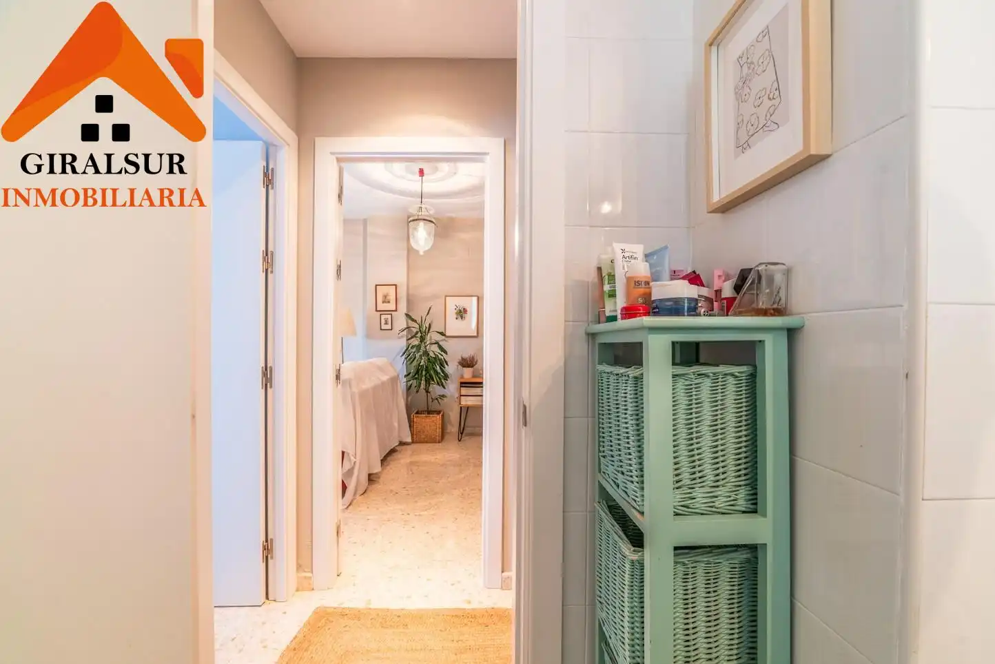Flat for sale in Sevilla  with Air Conditioner and Storage room