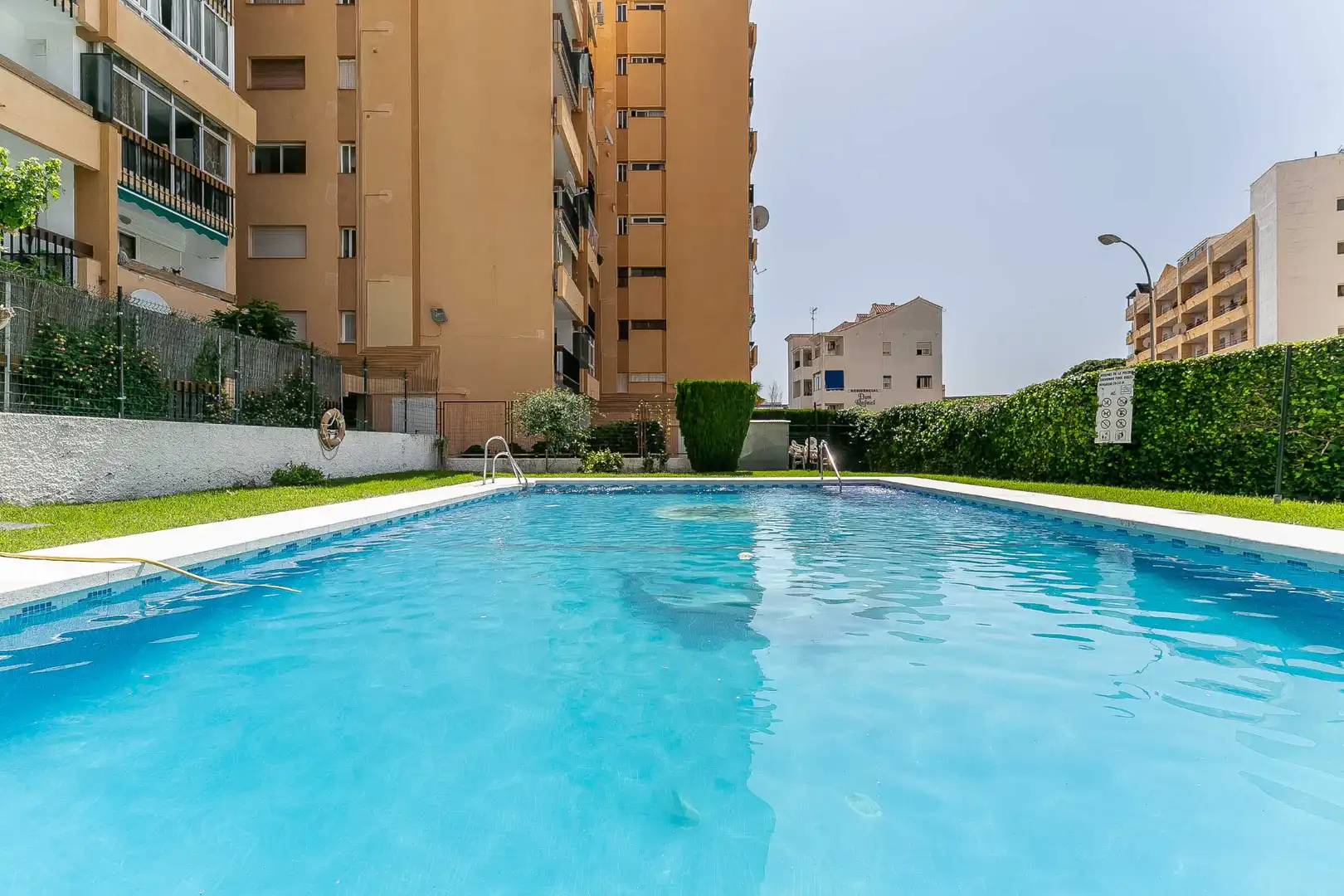 Piscina de Pis en venda en Benalmádena amb Aire condicionat, Terrassa i Moblat