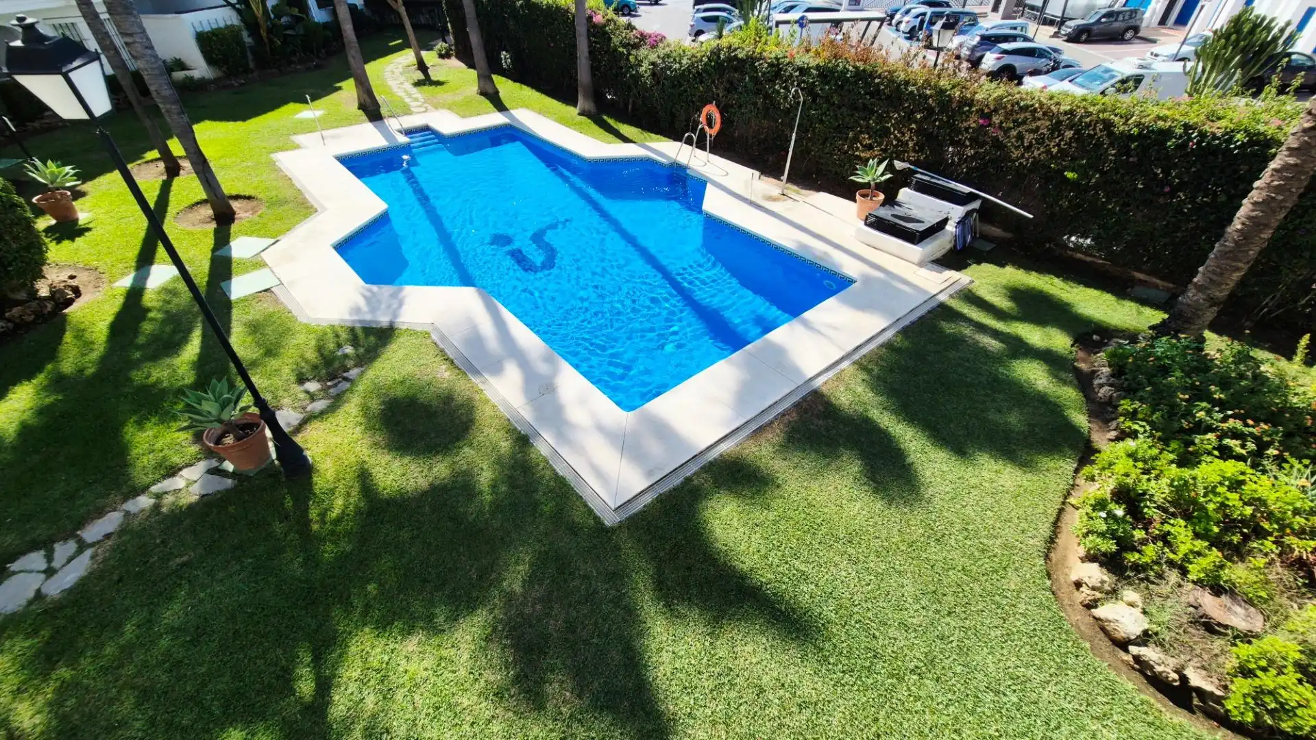 Piscina de Apartament en venda en Nueva Andalucía