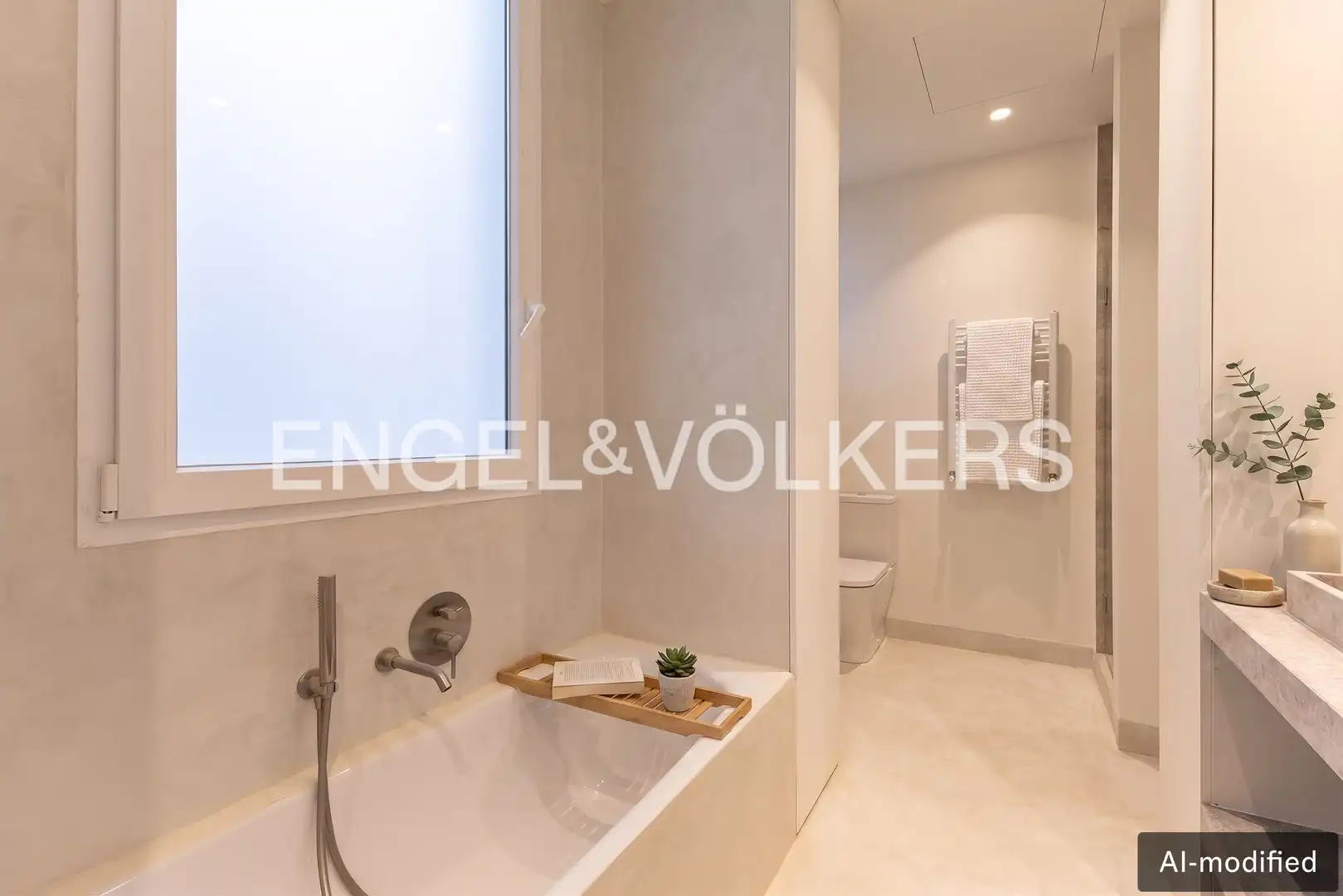 Bathroom of Flat for rent in Madrid  with Air Conditioner, Heating and Balcony