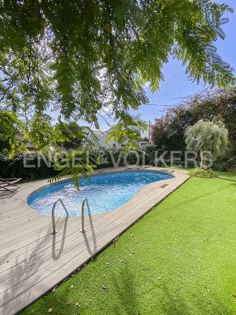 Piscina de Casa adosada de alquiler en Sitges con Calefacción, Jardín privado y Terraza