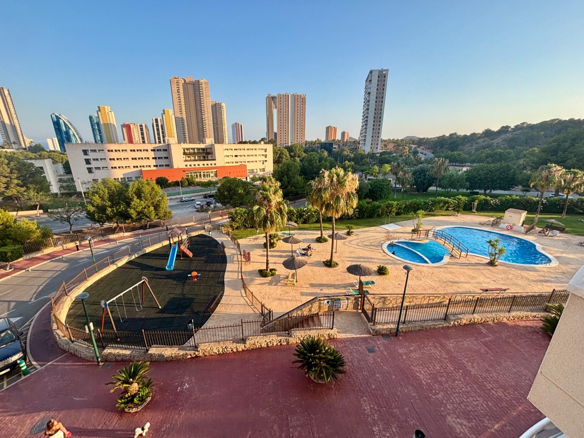 Piscina de Pis en venda en Benidorm amb Aire condicionat, Jardí privat i Terrassa