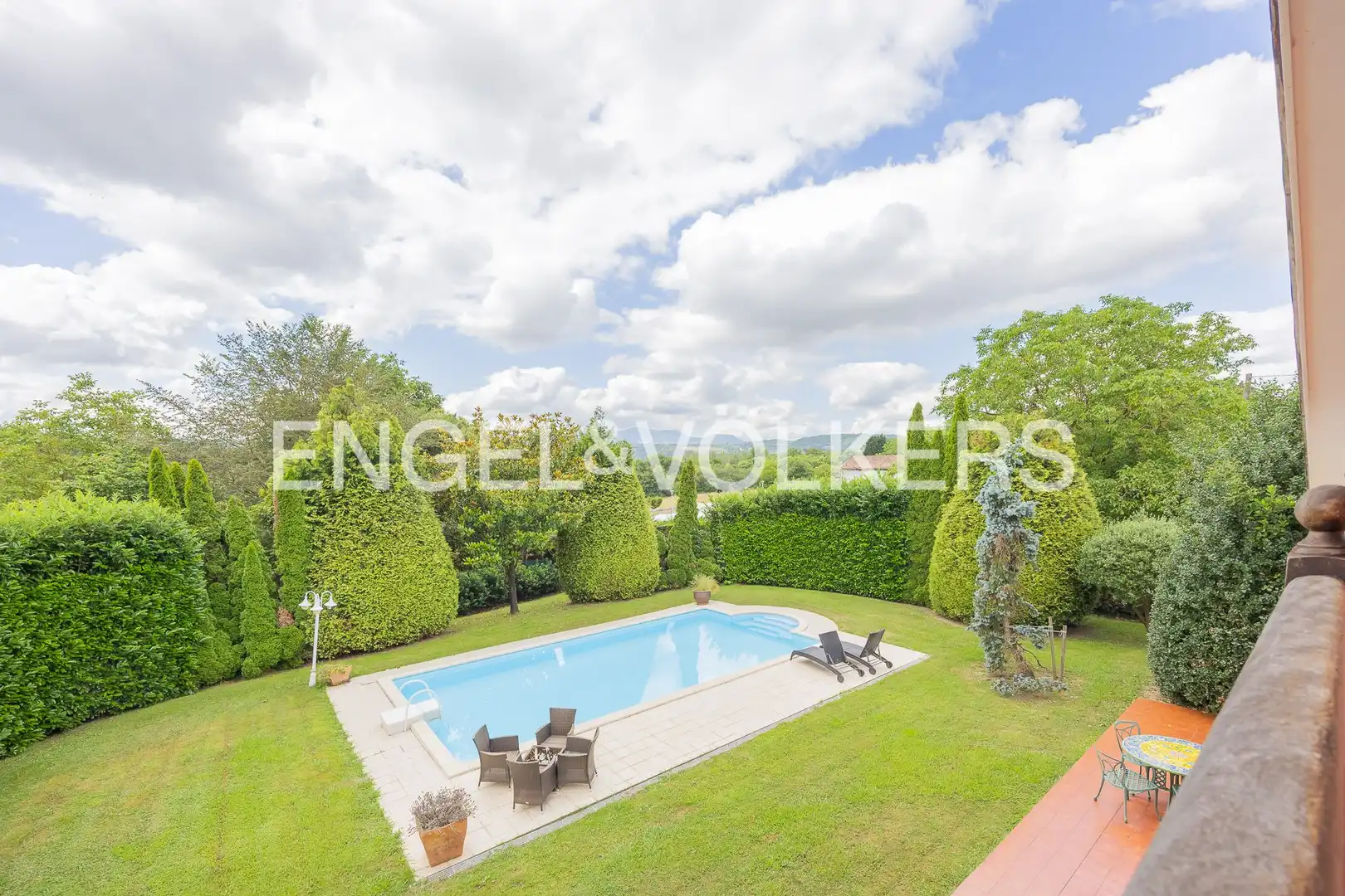 Piscina de Casa o chalet en venta en Loiu con Calefacción, Jardín privado y Trastero