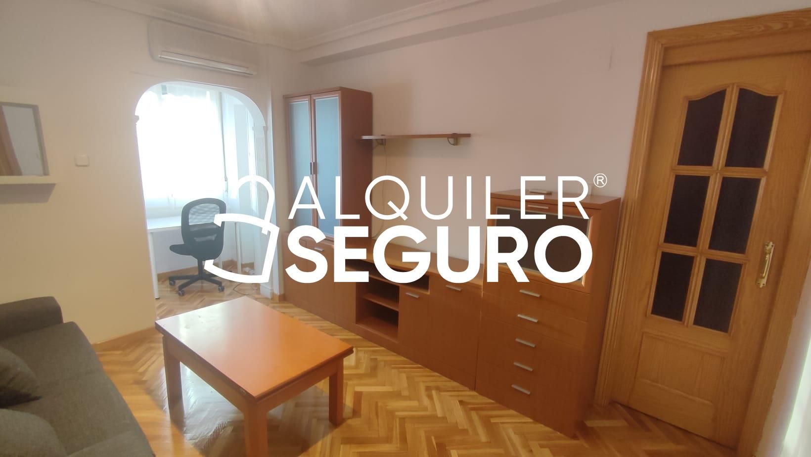 Bedroom of Flat for rent in  Madrid Capital  with Air Conditioner, Heating and Storage room