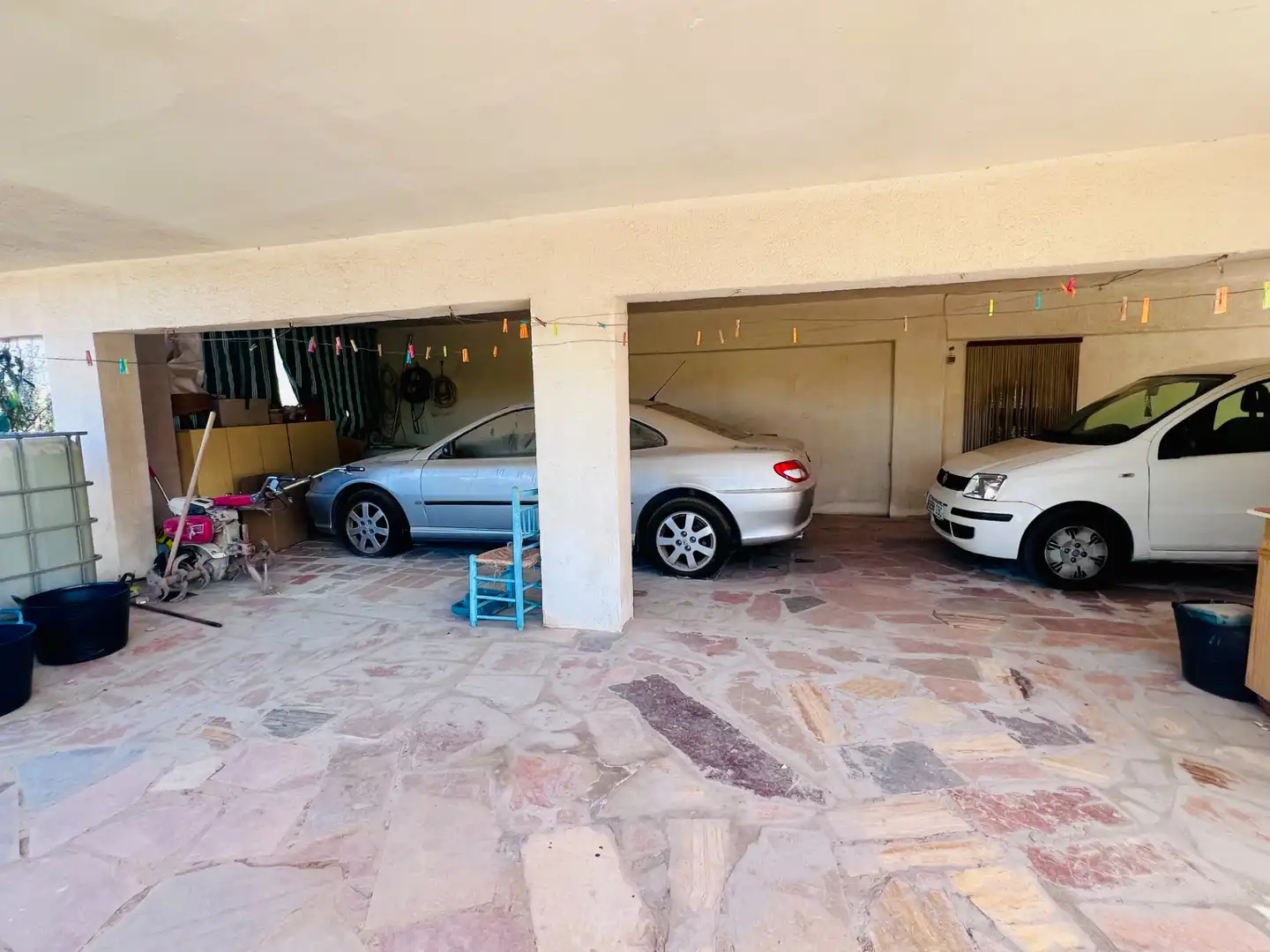 Aparcament de Casa o xalet en venda en Petrer amb Aire condicionat, Jardí privat i Terrassa