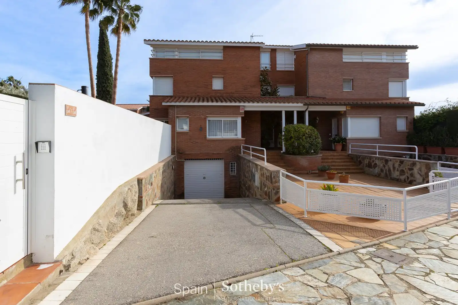 Casa aparellada amb piscina en venda a Carrer dels Oms, imagen 40