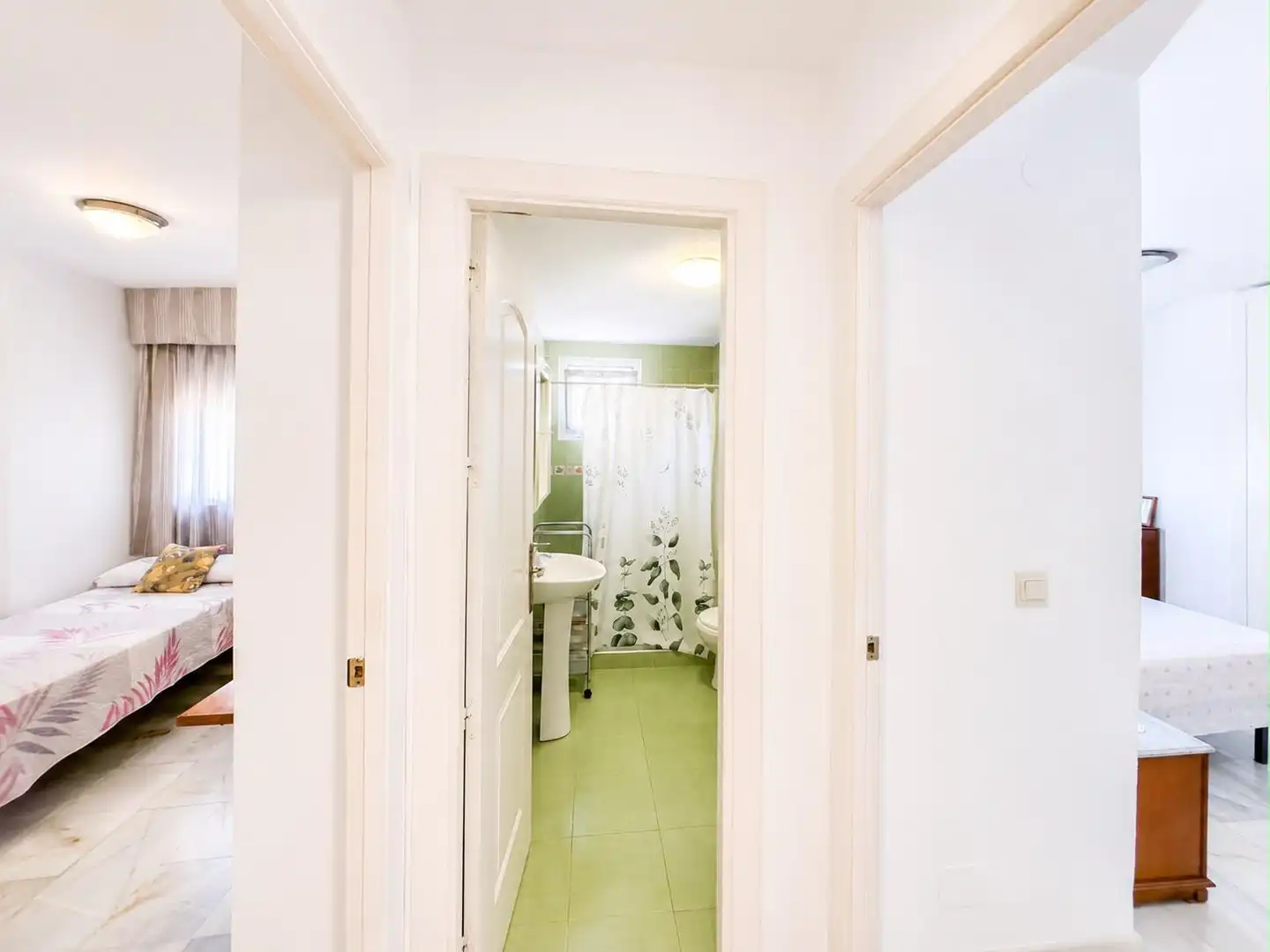 Bathroom of Flat for sale in Benalmádena  with Air Conditioner, Terrace and Furnished