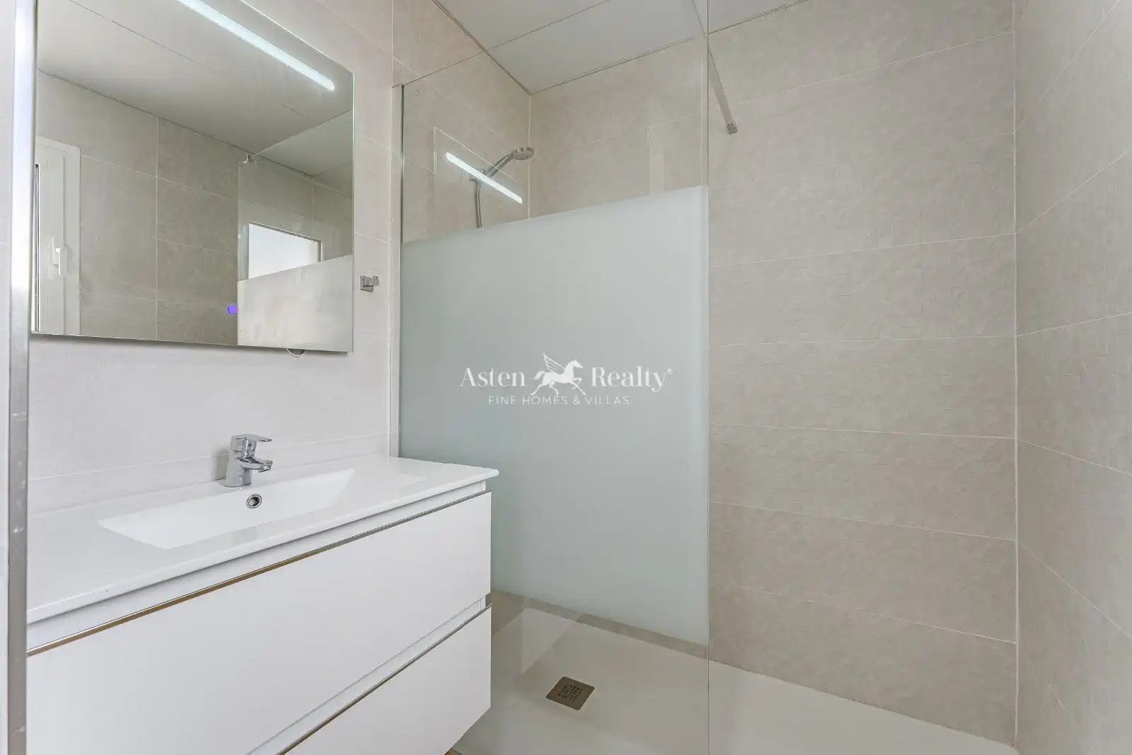 Baño de Casa adosada en venta en Arona con Aire acondicionado, Jardín privado y Terraza