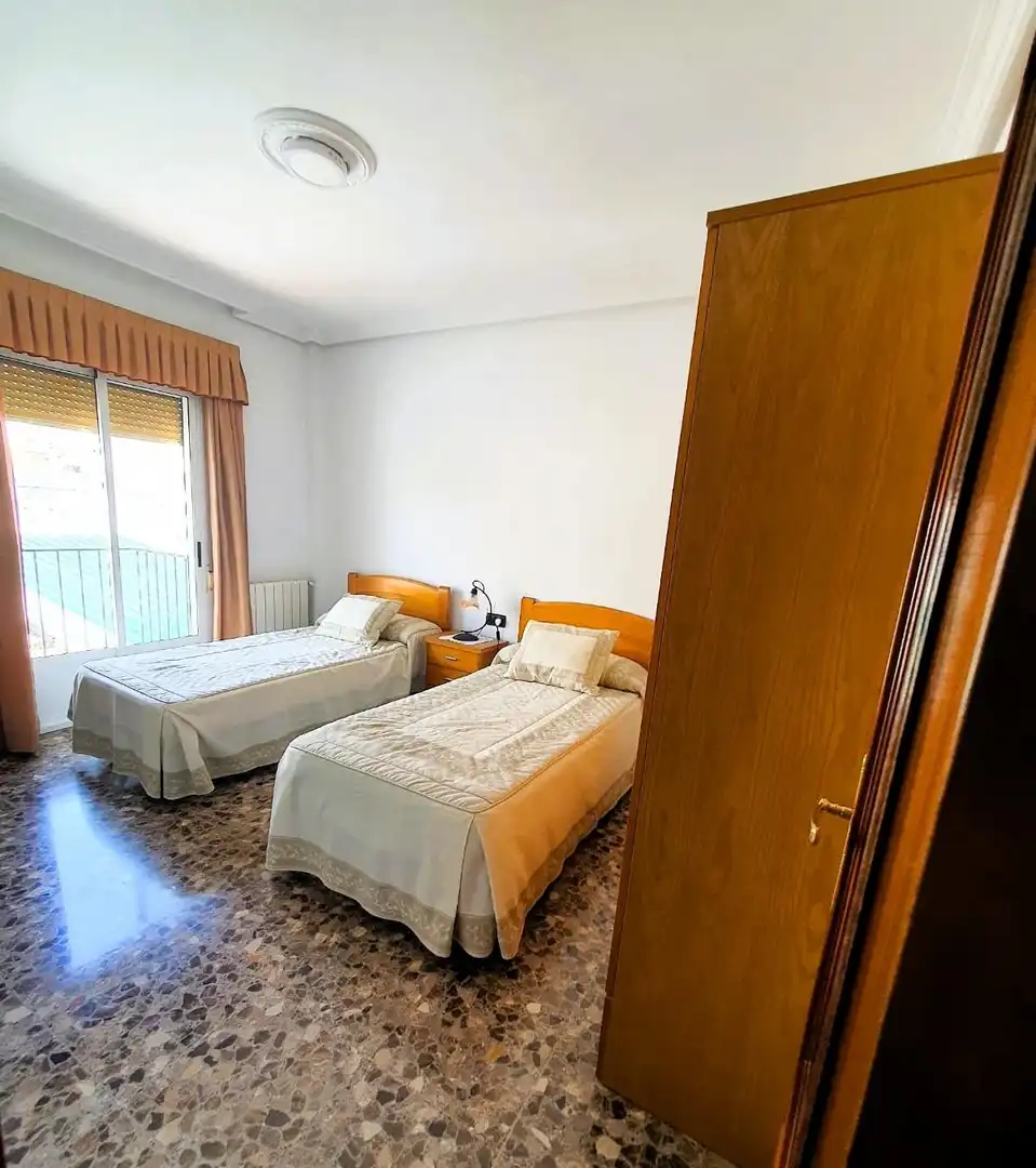 Dormitori de Casa o xalet en venda en Peal de Becerro amb Aire condicionat, Calefacció i Terrassa