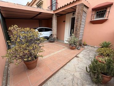 Casa amb balcó en venda a San García