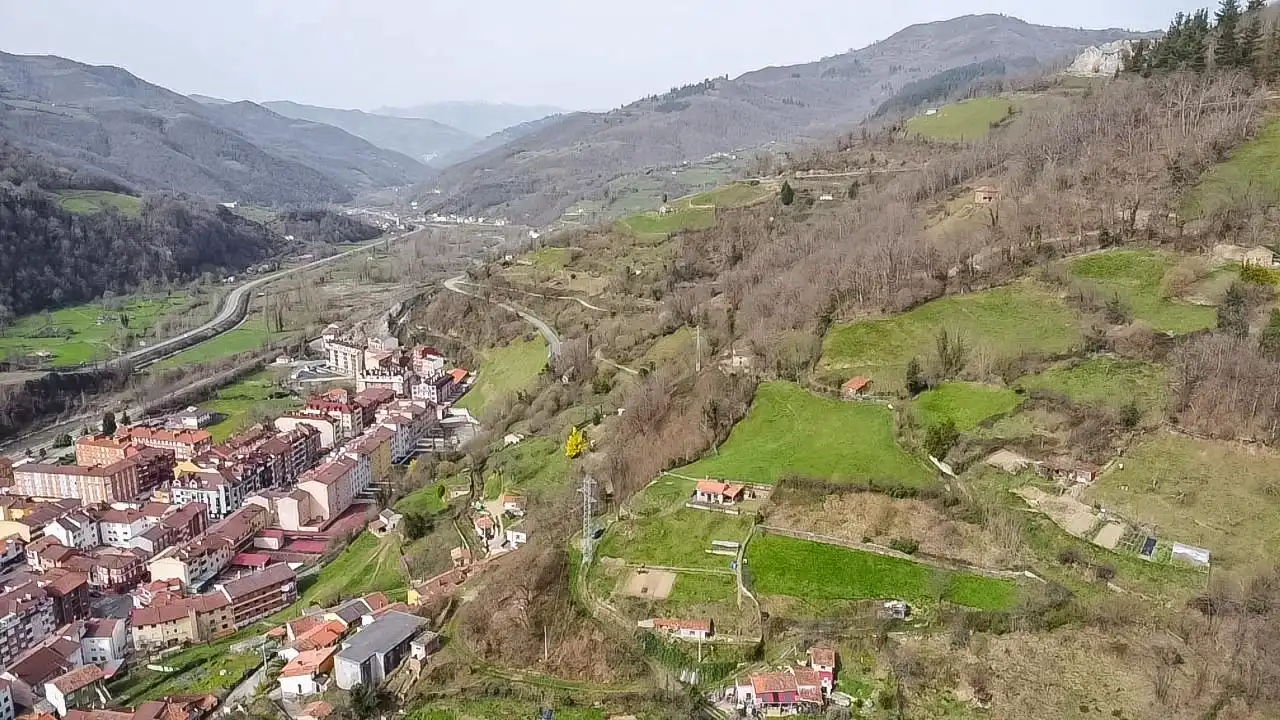 Casa o chalet en venta en Calle VALLINA,LA, 1, Aller