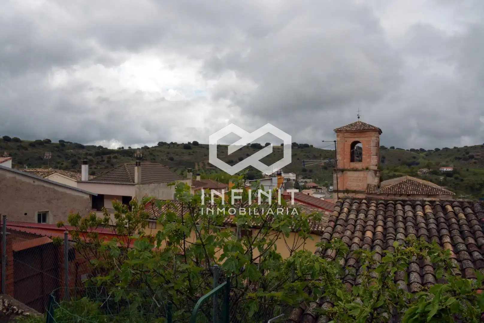 Vista exterior de Casa o xalet en venda en Peñalver amb Jardí privat i Balcó