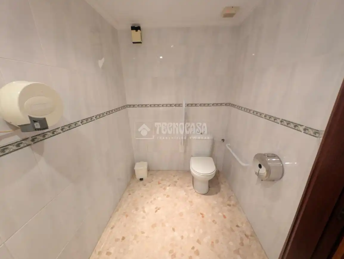 Baño de Local en venta en Jerez de la Frontera con Aire acondicionado, Calefacción y Terraza