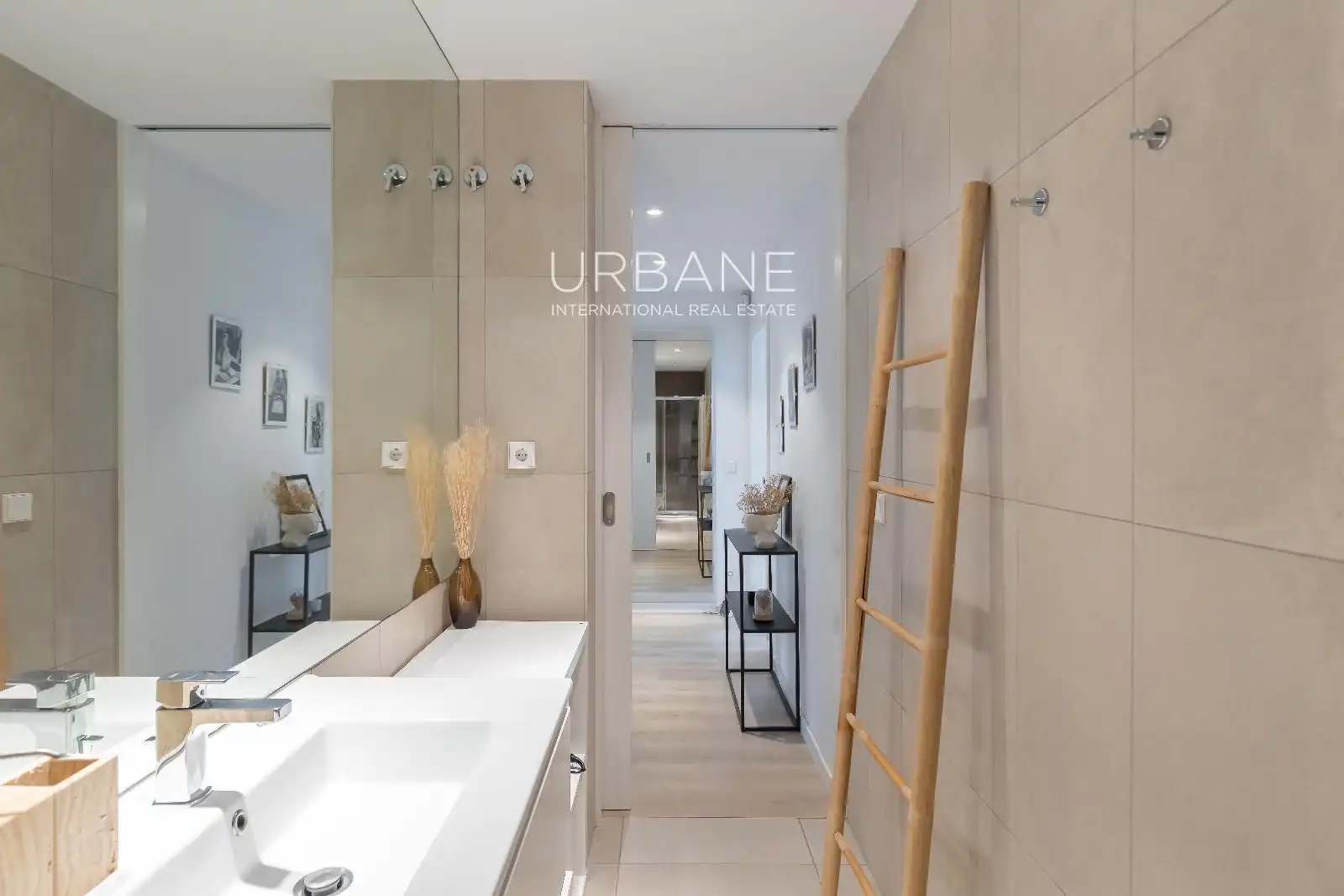 Bathroom of Flat for sale in Barcelona  with Air Conditioner, Heating and Terrace