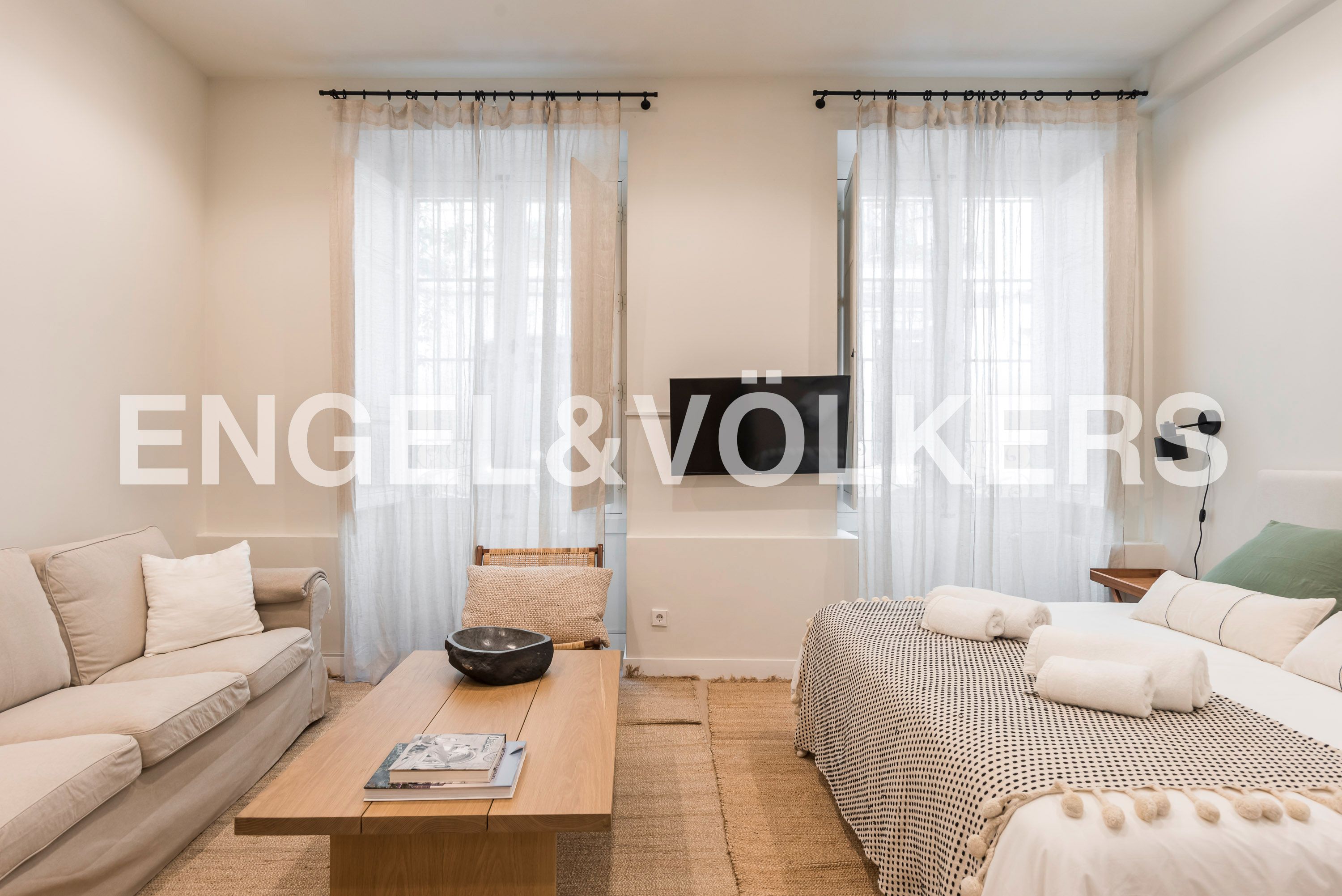 Vista exterior de Apartament de lloguer en  Madrid Capital amb Aire condicionat, Calefacció i Moblat