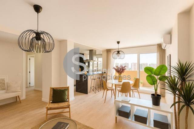 Piso en Venta en De La Aurora en Carranque - Haza Cuevas