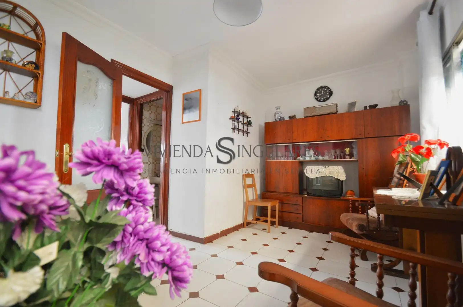 Living room of Flat for sale in Sevilla  with Air Conditioner and Storage room