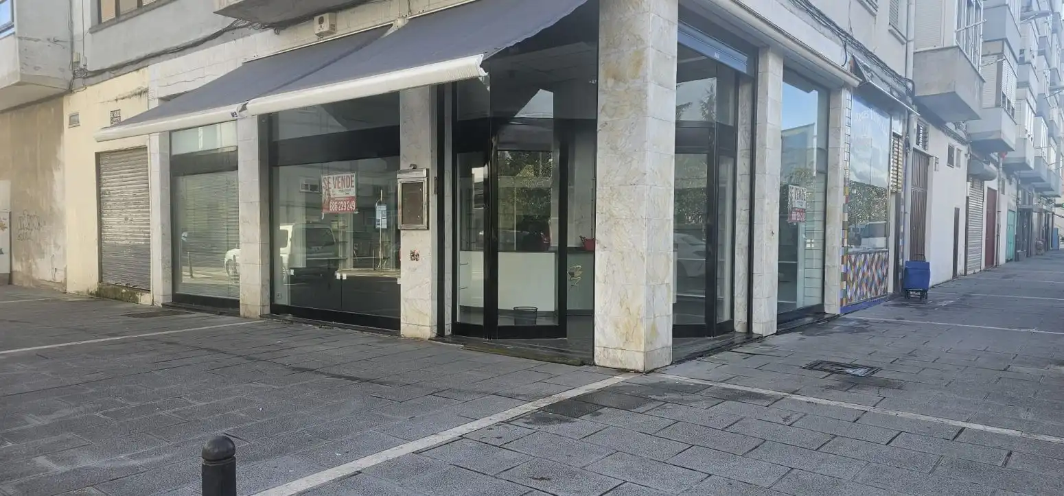 Außenansicht von Geschaftsraum zum Verkauf in Torrelavega 