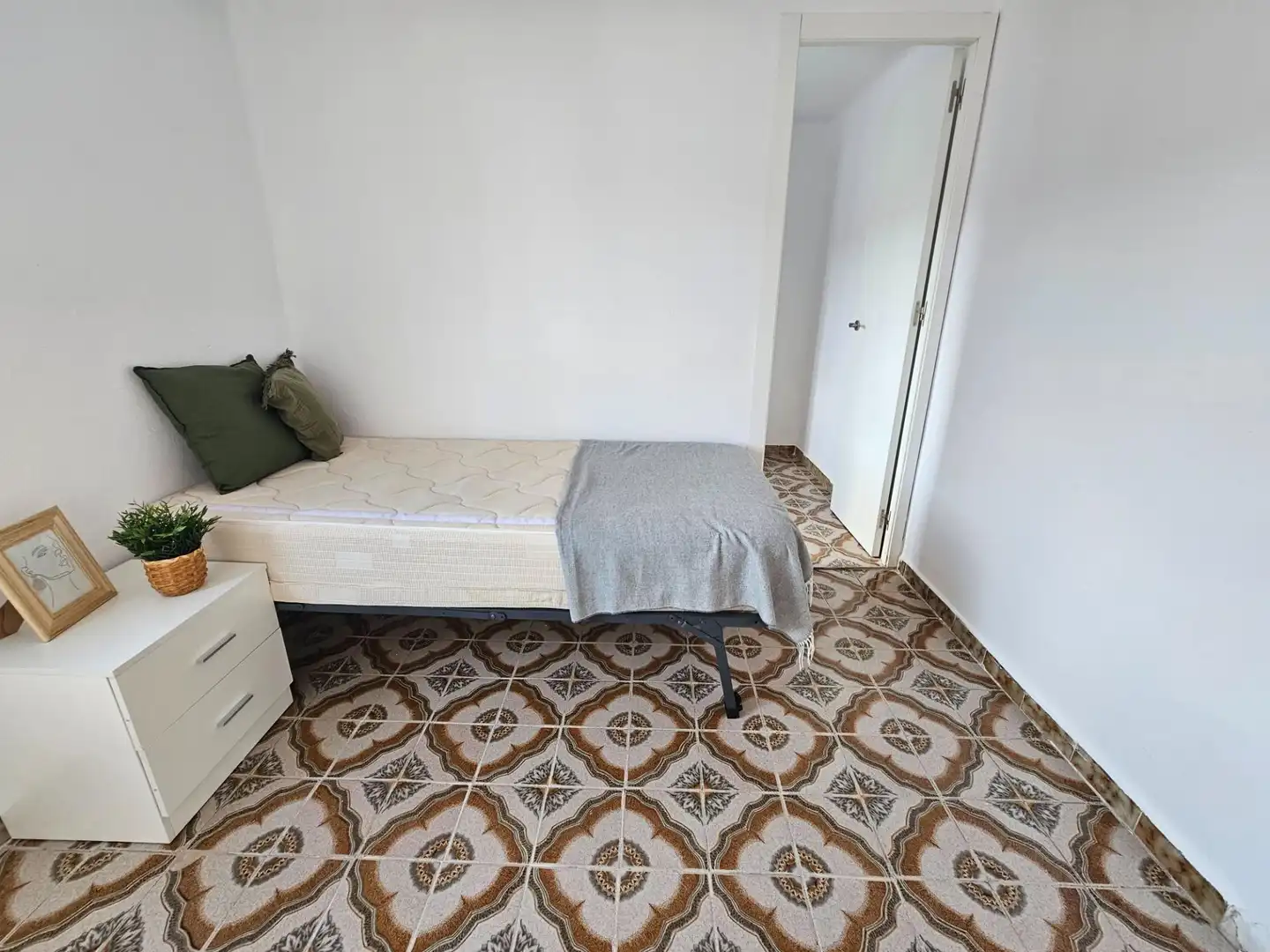 Schlafzimmer von Wohnungen zur Miete in Castellón de la Plana / Castelló de la Plana mit Möbliert