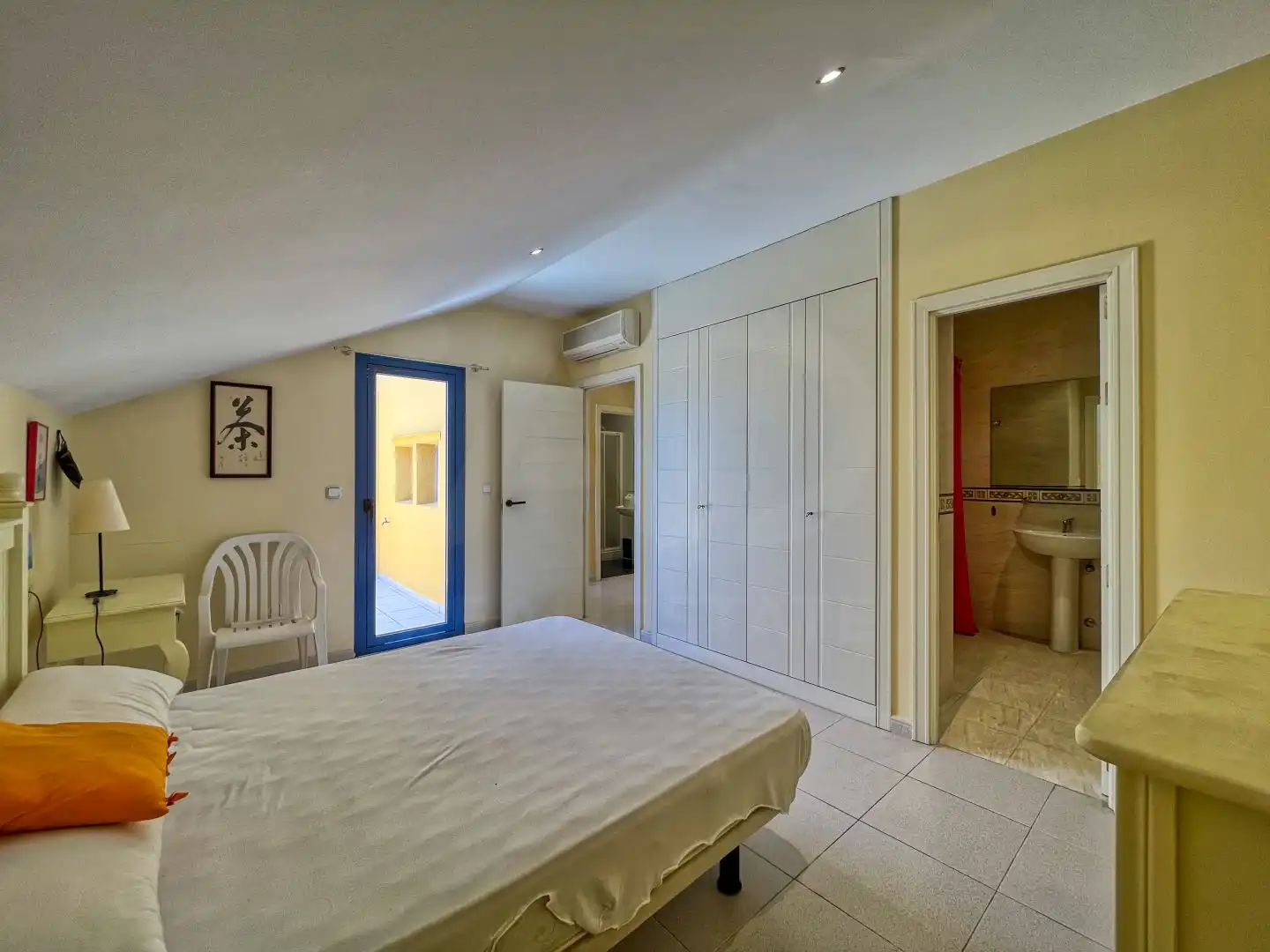 Schlafzimmer von Dachboden zum Verkauf in Dénia mit Klimaanlage, Heizung und Terrasse