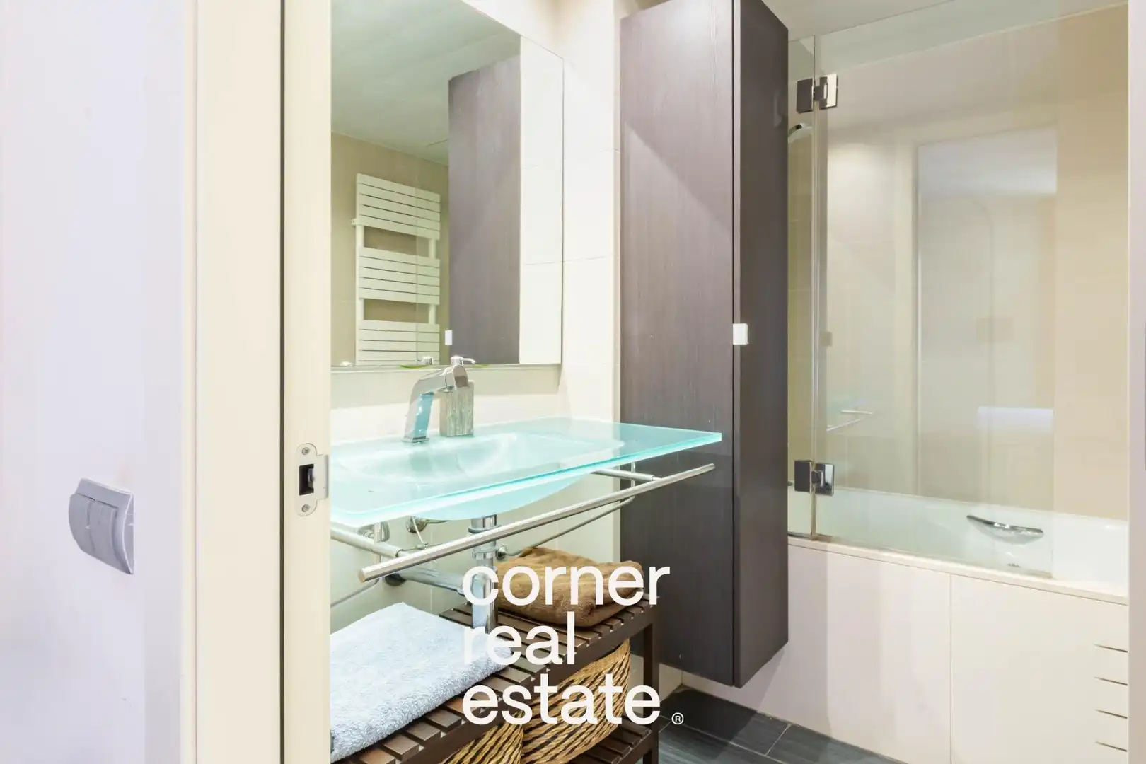 Bathroom of Flat for sale in Sant Cugat del Vallès  with Air Conditioner, Heating and Parquet flooring