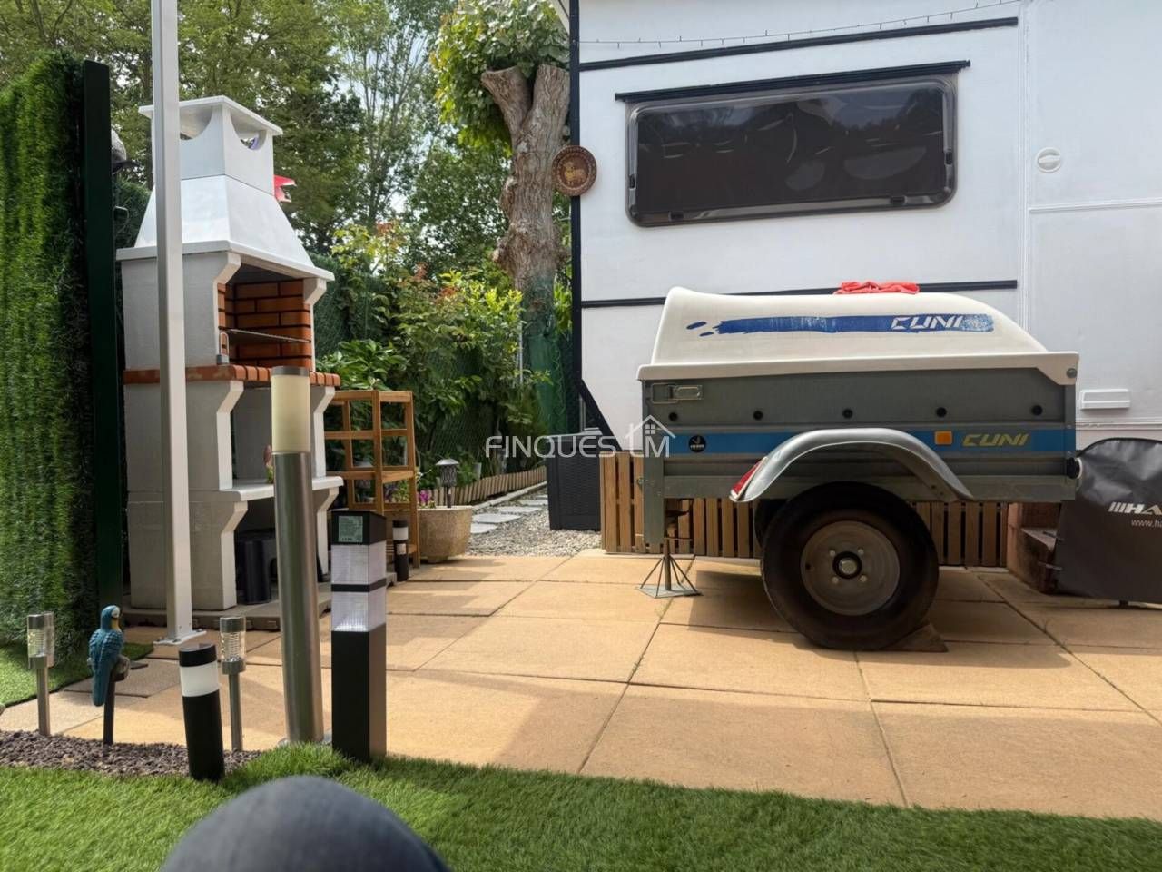 Vista exterior de Casa o xalet en venda en Tordera amb Jardí privat i Piscina comunitària