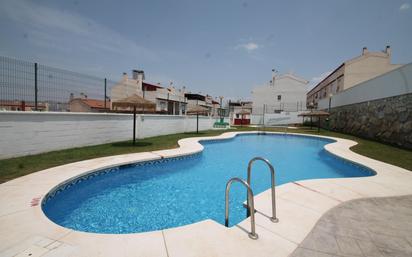 Piscina de Casa adosada en venda en Cártama amb Aire condicionat, Calefacció i Terrassa