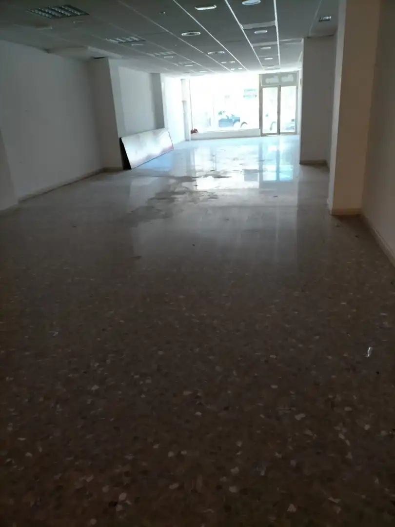 Local comercial de lloguer a Calle Diego Fernandez Herrera, imagen 4