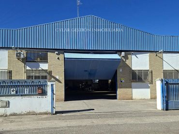 Nau industrial de lloguer a Padres Paules