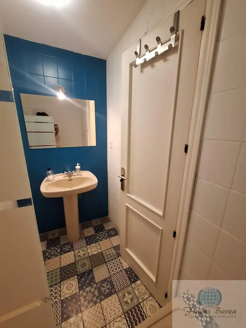 Badezimmer von Wohnung zum Verkauf in Fuengirola mit Klimaanlage und Terrasse