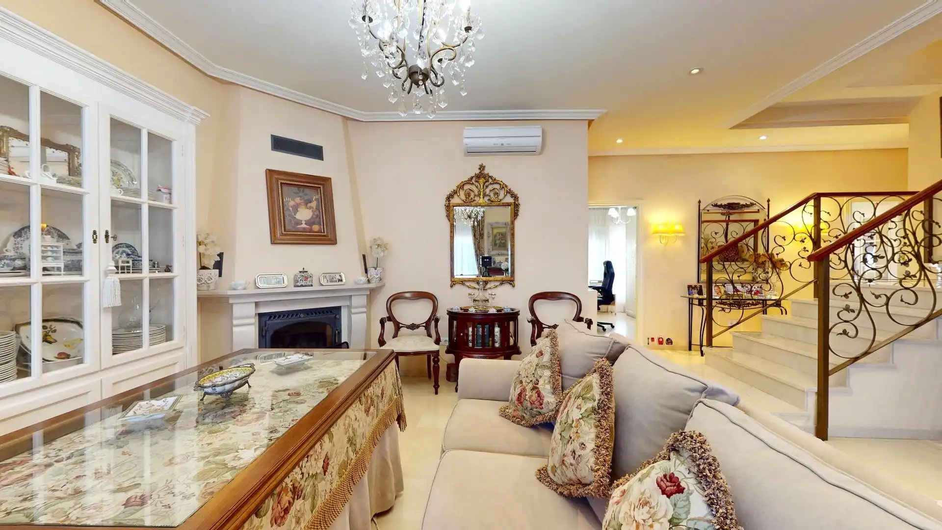 Living room of Houses for sale in Córdoba  with Air Conditioner, Private garden and Terrace