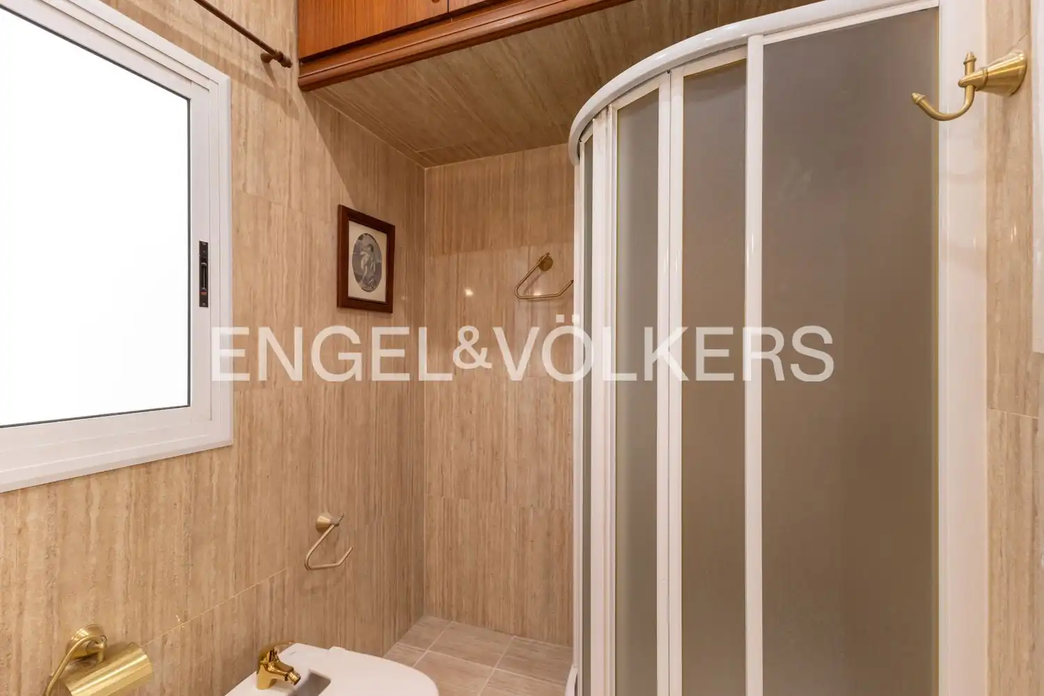 Badezimmer von Wohnung zur Miete in Valencia mit Klimaanlage, Heizung und Parkett