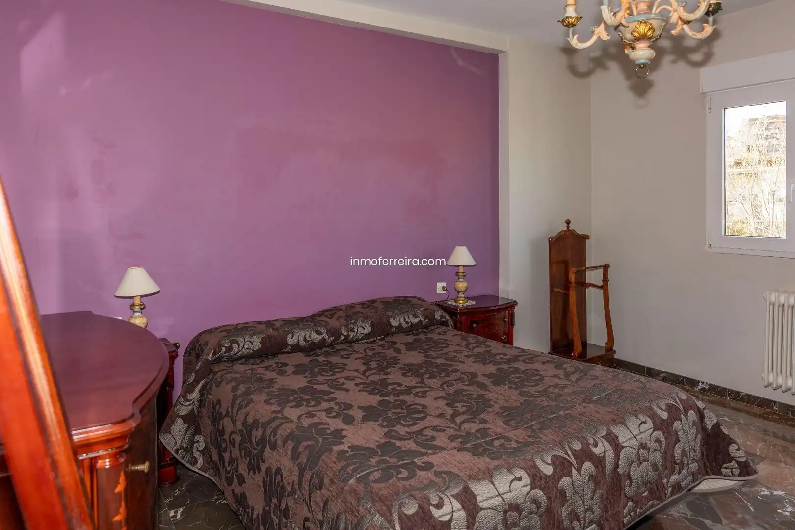 Dormitori de Casa adosada en venda en Guadix amb Aire condicionat, Calefacció i Jardí privat