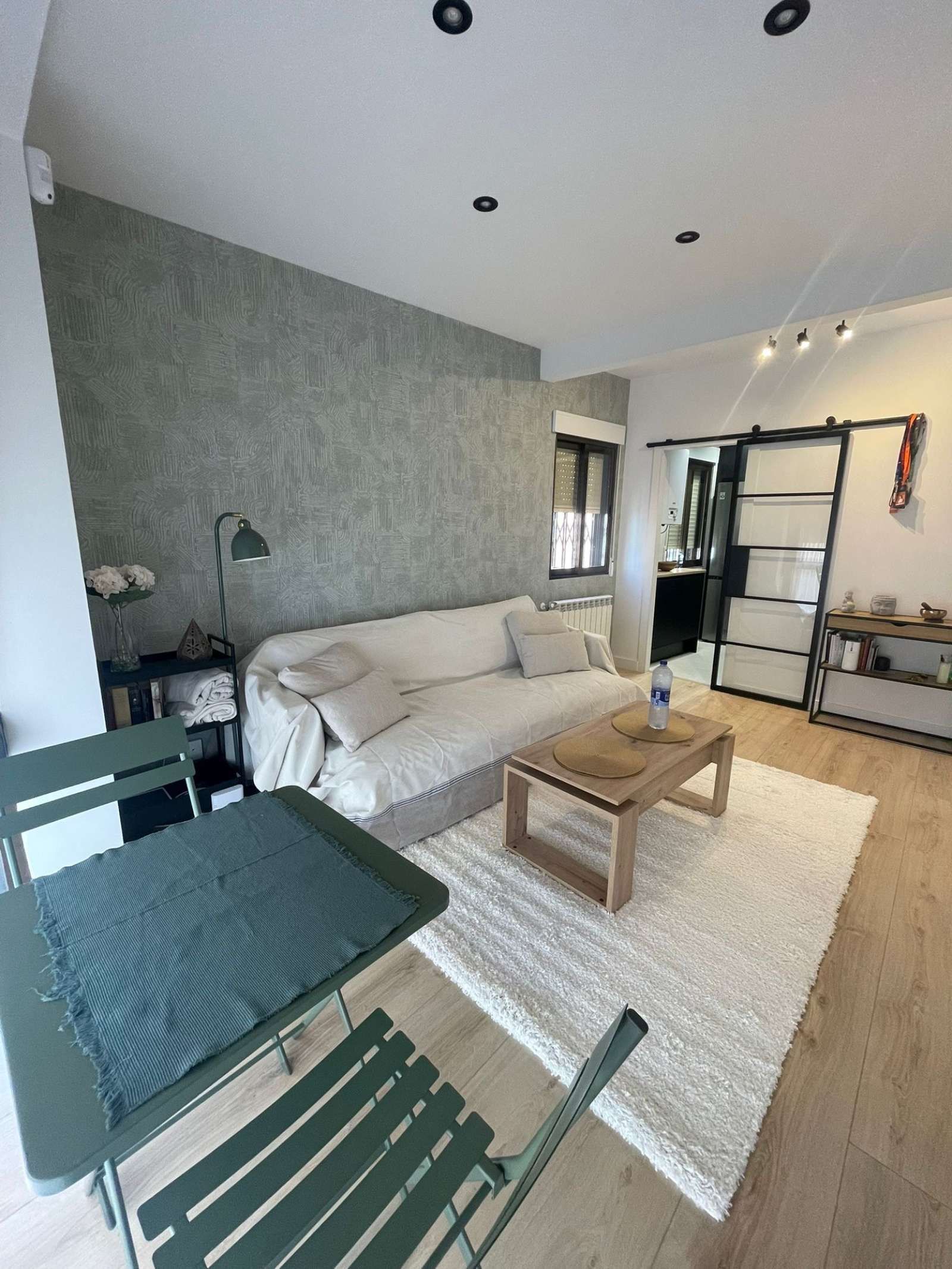 Sala d'estar de Estudi per a compartir en  Madrid Capital amb Aire condicionat, Calefacció i Terrassa