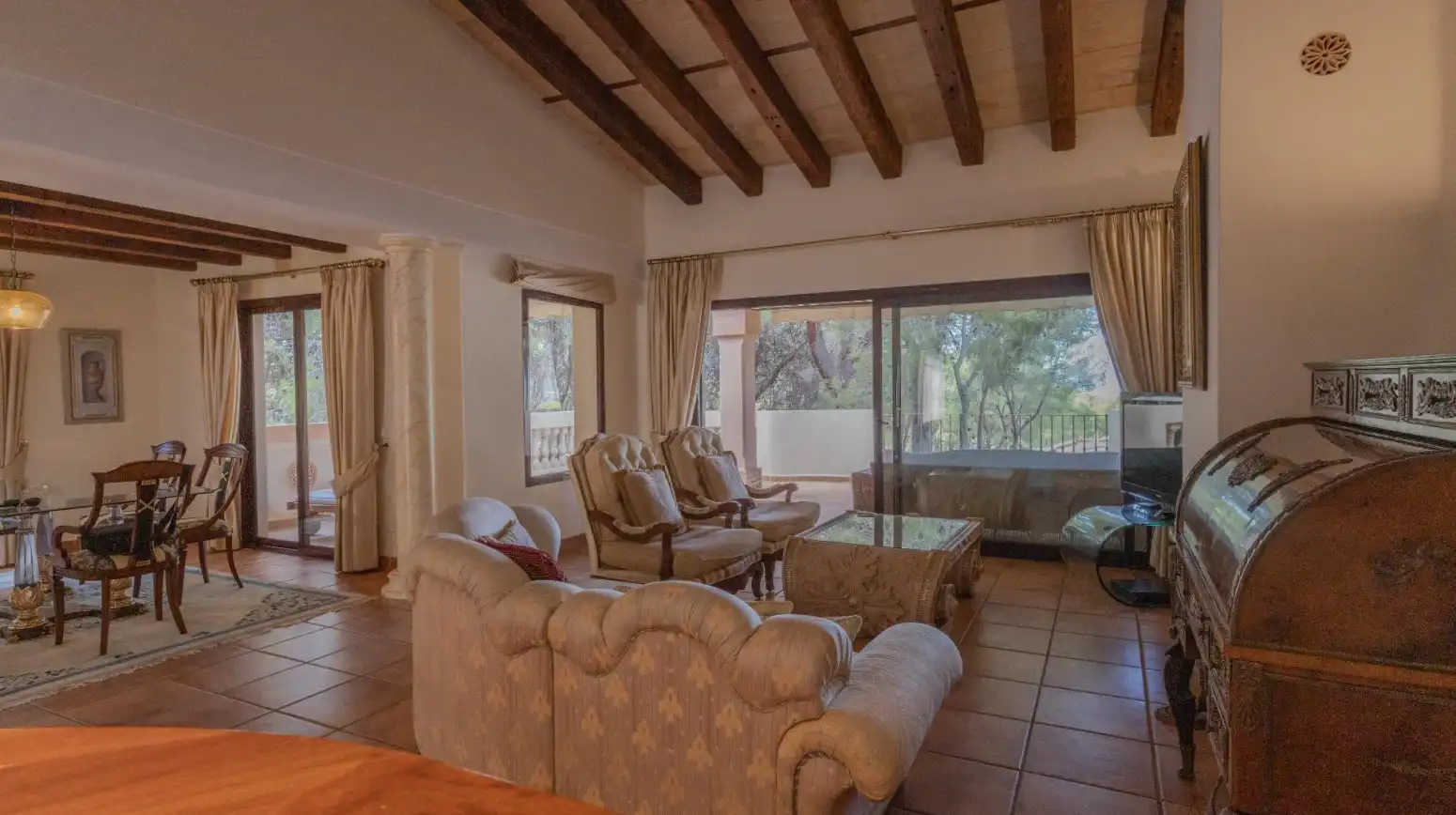 Sala d'estar de Casa o xalet en venda en Calvià amb Aire condicionat, Piscina i Piscina comunitària