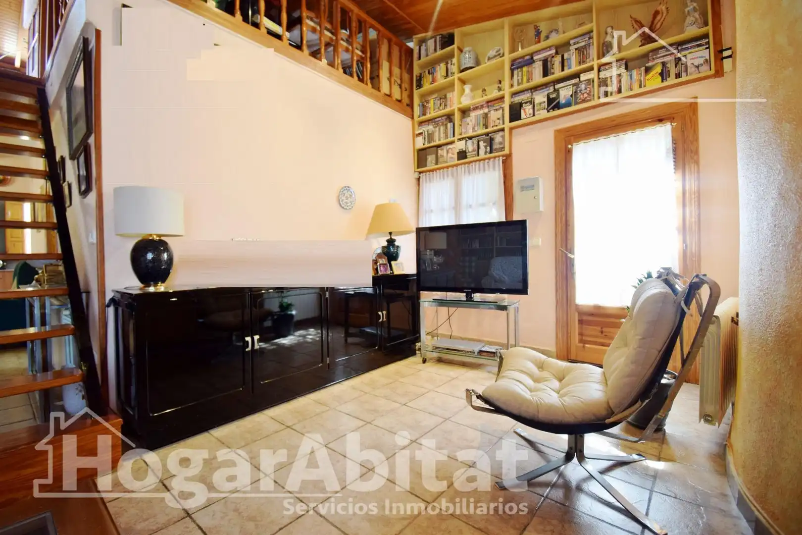 Sala d'estar de Casa o xalet en venda en Vila-real amb Aire condicionat, Jardí privat i Terrassa