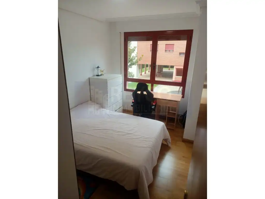 Schlafzimmer von Wohnungen zum Verkauf in  Logroño