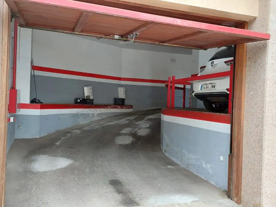 Parkplatz von Garage zur Miete in Montgat