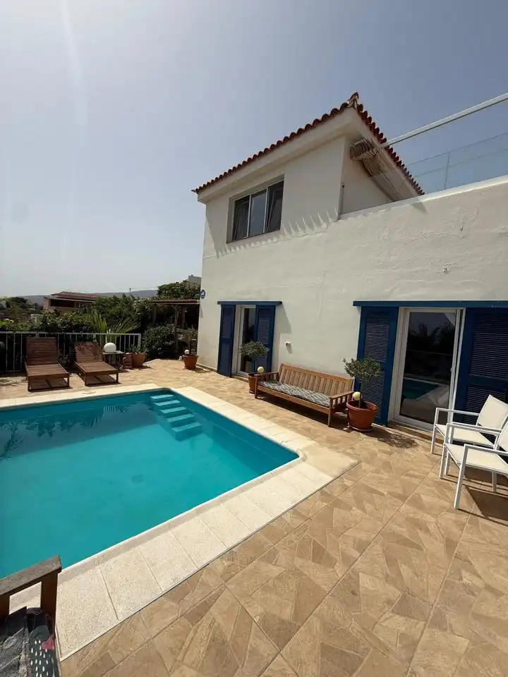 House with pool for sale in Camino la Medida, imagen 3