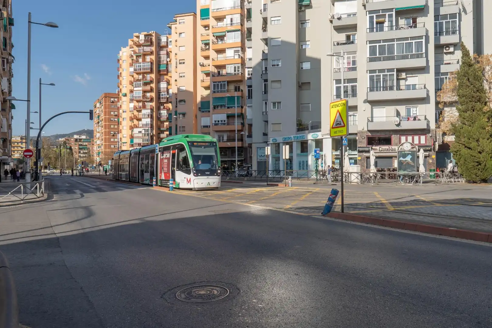 Vista exterior de Pis en venda en Granada amb Aire condicionat i Balcó