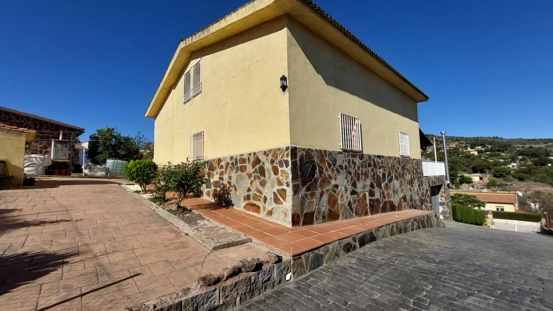 Vista exterior de Casa o xalet en venda en Sant Llorenç Savall amb Calefacció, Jardí privat i Terrassa