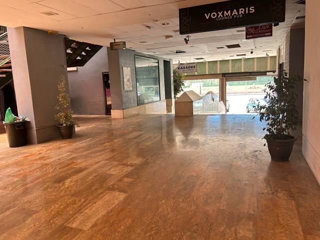 Local comercial en Venta en Avenida de Carlos III en Aguadulce Sur