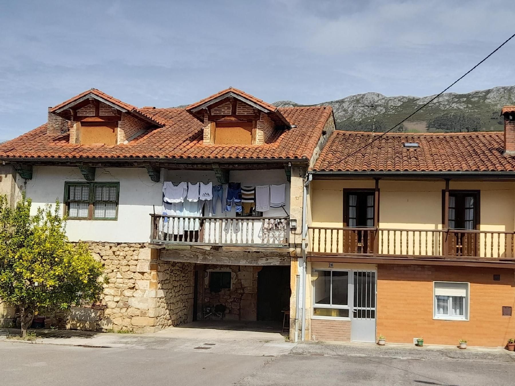 Exterior view of House or chalet for sale in San Felices de Buelna