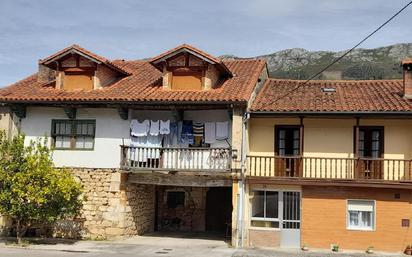 Vista exterior de Casa o xalet en venda en San Felices de Buelna